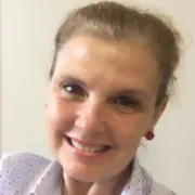 Regina Simoes - Profile Picture